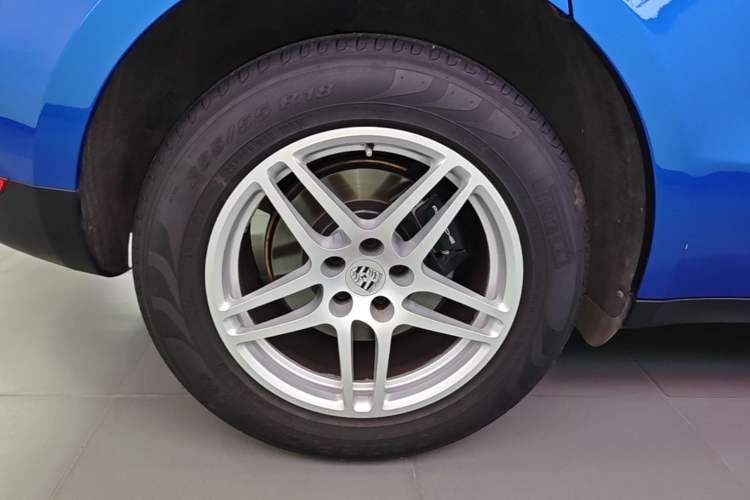 Used Porsche Macan 2017 Macan 2.0T Right Rear Wheel Hub