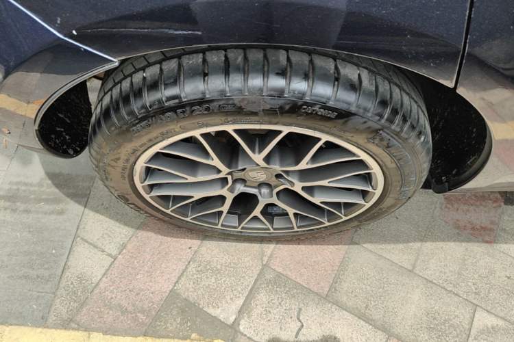 Used Porsche Macan 2017 Macan 2.0T Right Rear Wheel Hub