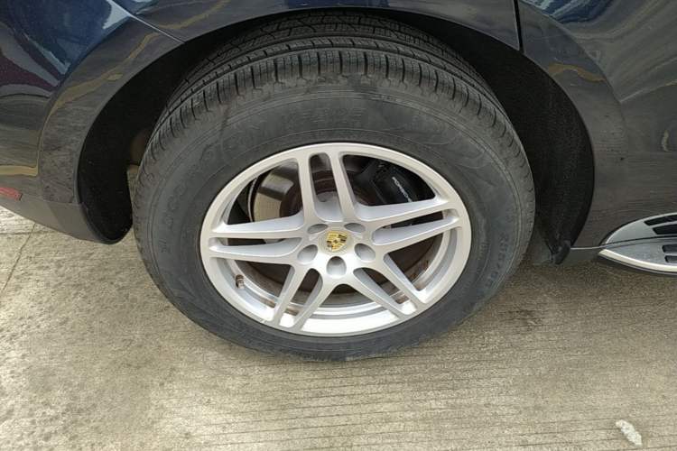 Used Porsche Macan 2017 Macan 2.0T Right Rear Wheel Hub