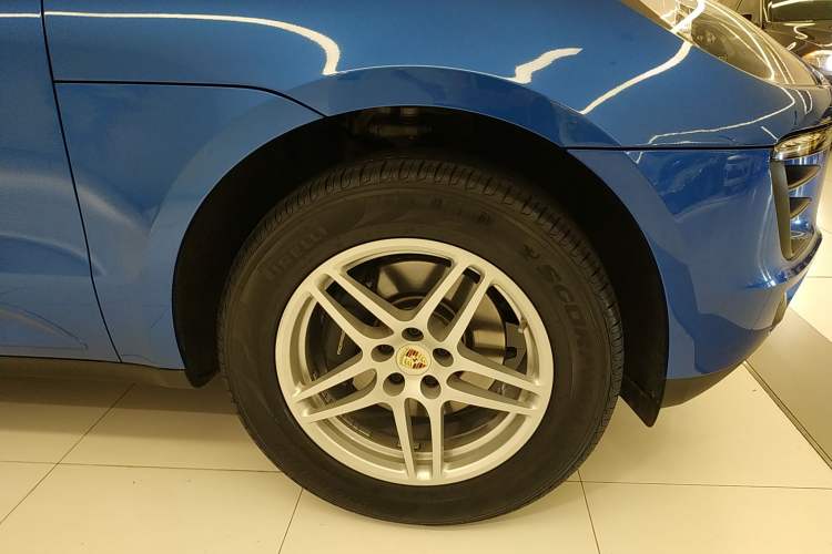 Used Porsche Macan 2017 Macan 2.0T Right Rear Wheel Hub