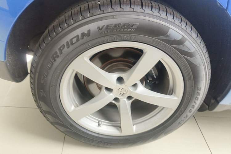 Used Porsche Macan 2017 Macan 2.0T Right Rear Wheel Hub