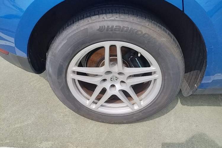 Used Porsche Macan 2017 Macan 2.0T Right Rear Wheel Hub