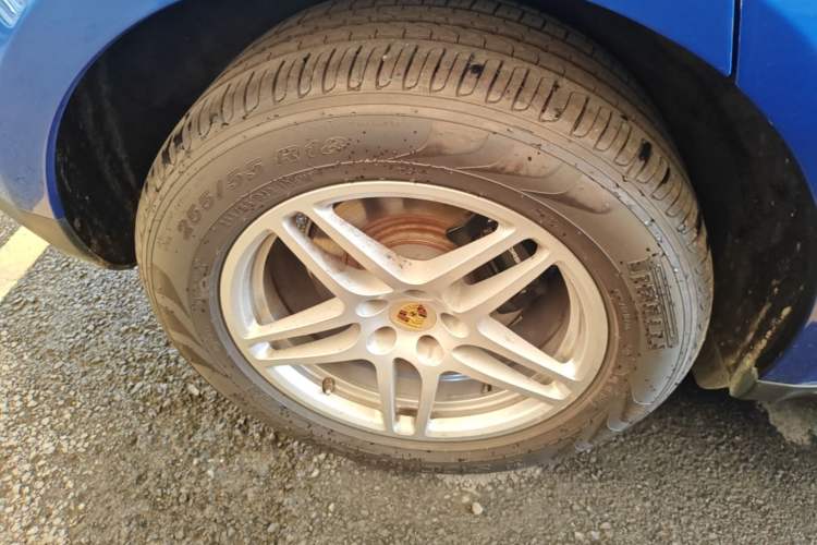 Used Porsche Macan 2017 Macan 2.0T Right Rear Wheel Hub