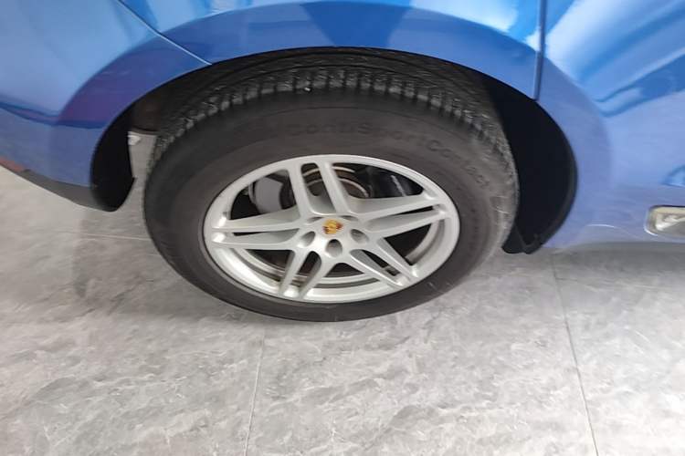 Used Porsche Macan 2017 Macan 2.0T Right Rear Wheel Hub