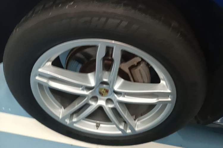 Used Porsche Macan 2017 Macan S 3.0T Right Rear Wheel Hub
