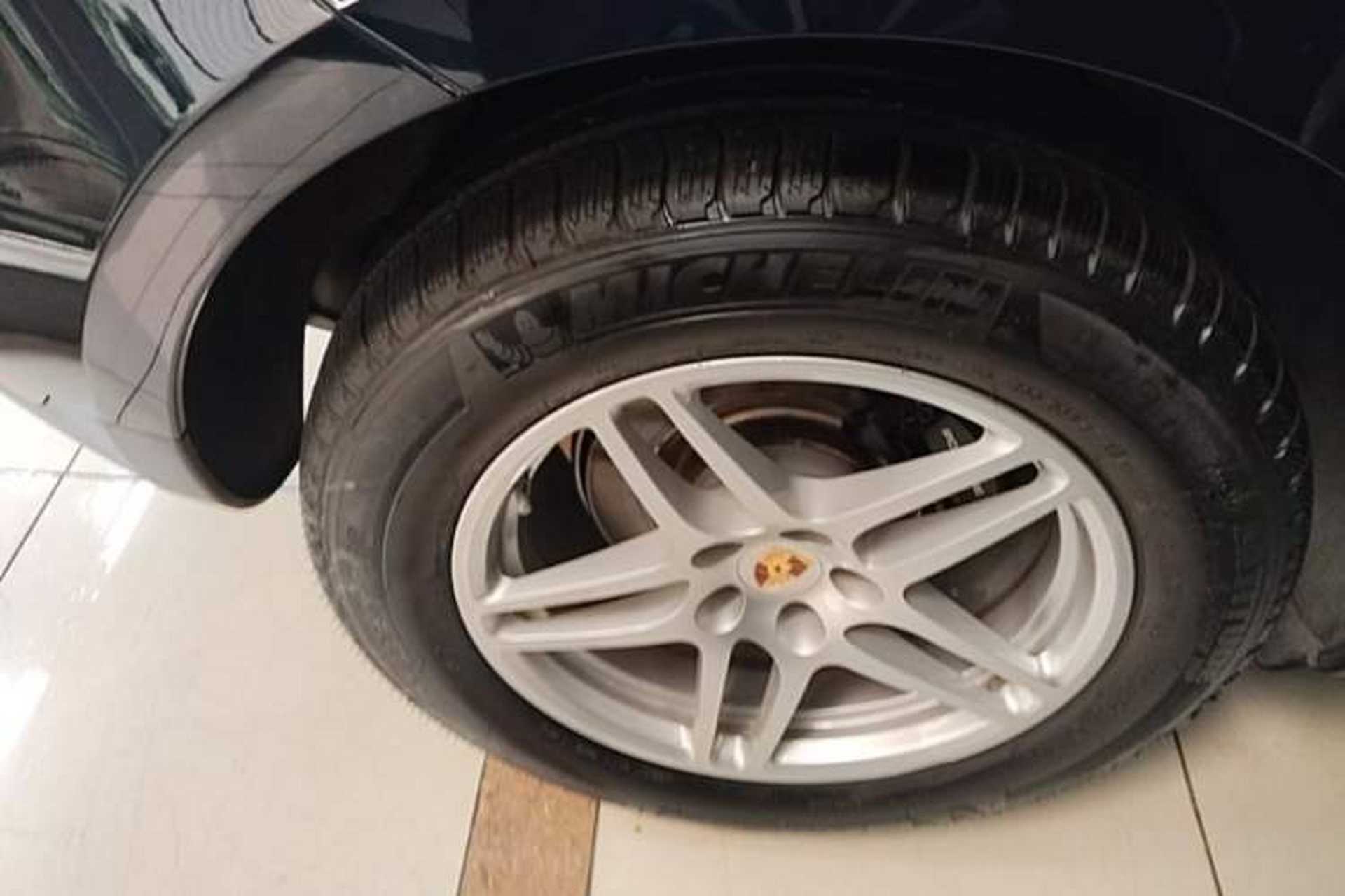 Used Porsche Macan 2017 Macan 2.0T Right Rear Wheel Hub