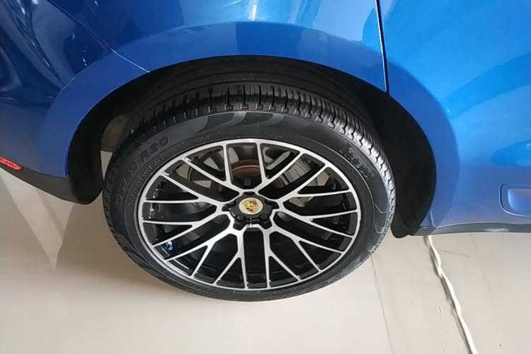 Used Porsche Macan 2017 Macan S 3.0T Right Rear Wheel Hub