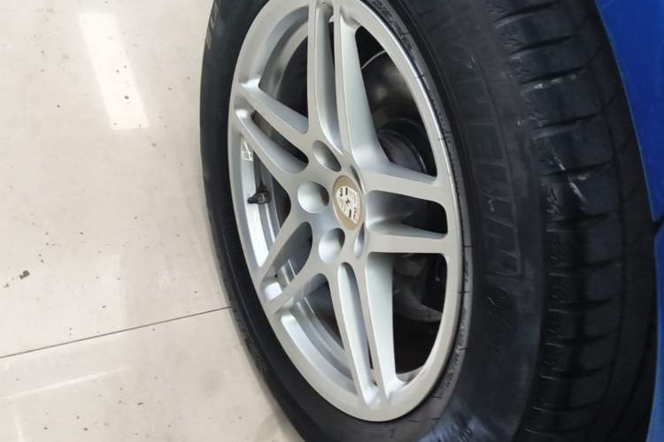 Used Porsche Macan 2017 Macan 2.0T Right Rear Wheel Hub