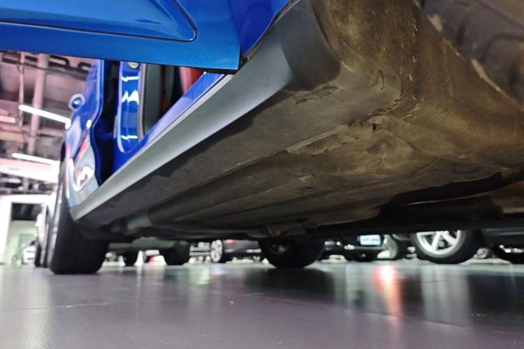 Used Porsche Macan 2017 Macan 2.0T Right Side Sill