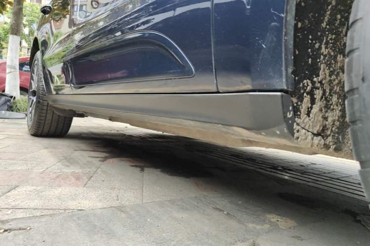 Used Porsche Macan 2017 Macan 2.0T Right Side Sill