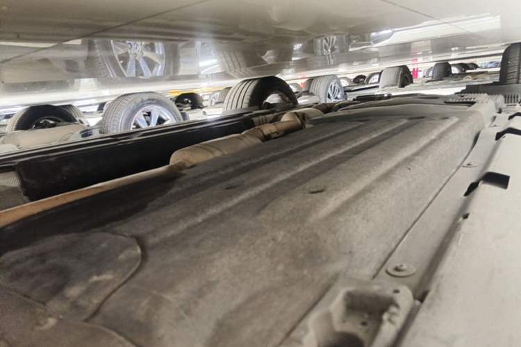 Used Porsche Macan 2017 Macan 2.0T Right Side Sill
