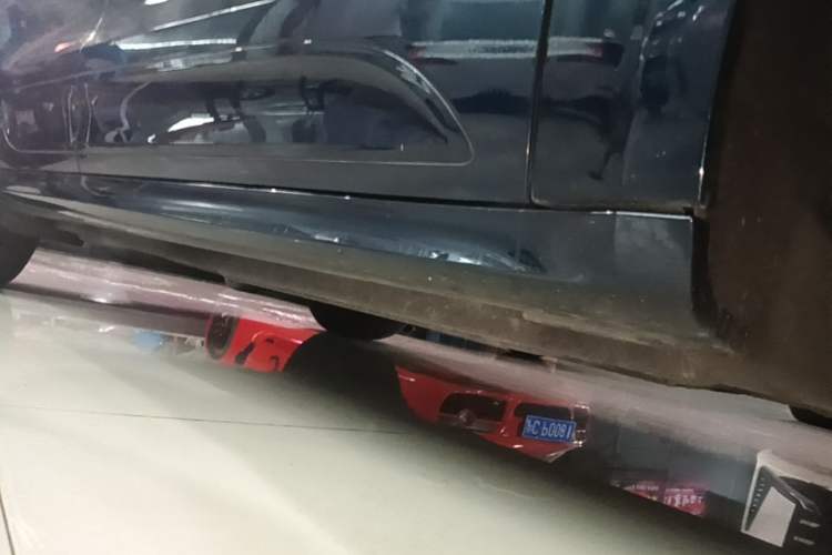 Used Porsche Macan 2017 Macan Turbo 3.6T Right Side Sill