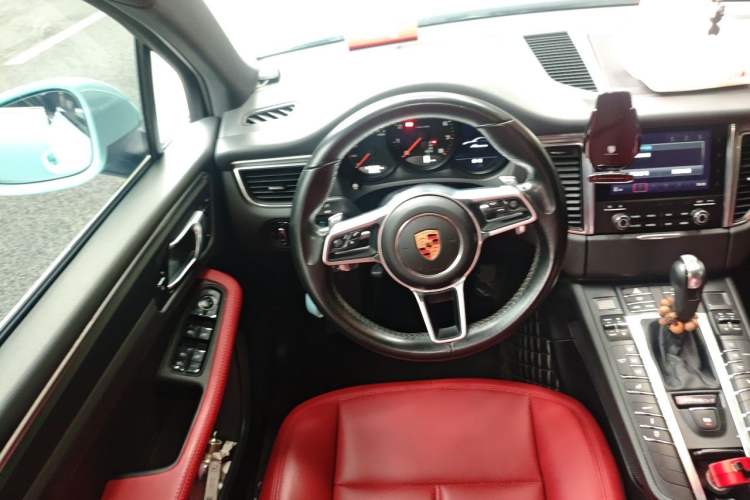 Used Porsche Macan 2017 Macan 2.0T Steering Wheel