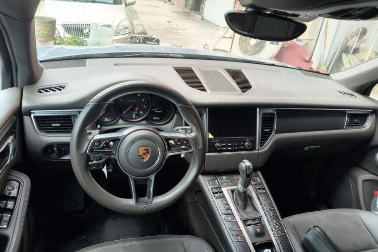 Used Porsche Macan 2017 Macan 2.0T Steering Wheel