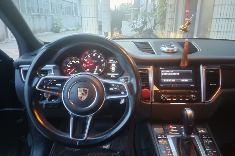 Used Porsche Macan 2017 Macan 2.0T Steering Wheel