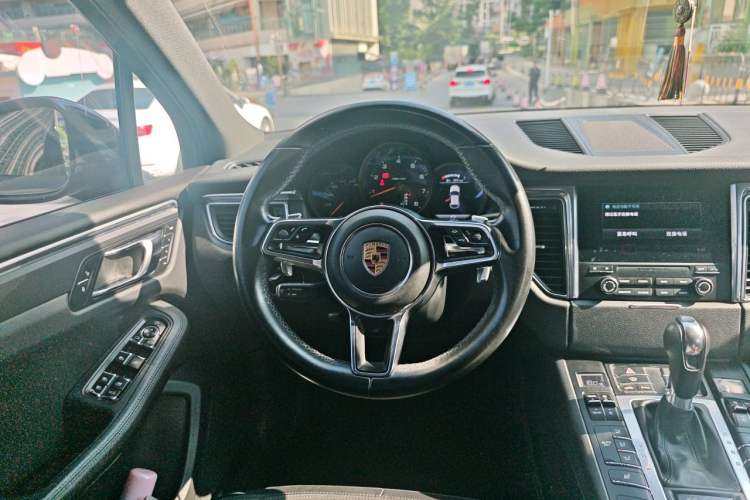 Used Porsche Macan 2017 Macan 2.0T Steering Wheel