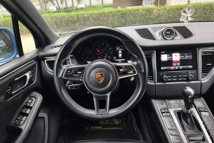 Used Porsche Macan 2017 Macan 2.0T Steering Wheel