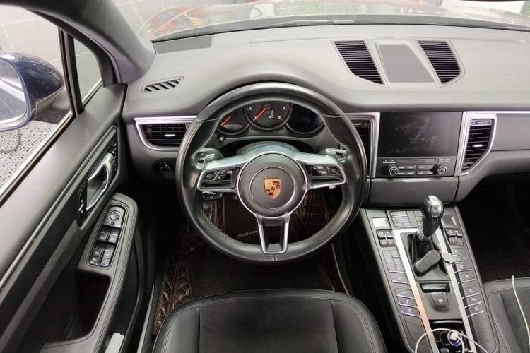 Used Porsche Macan 2017 Macan 2.0T Steering Wheel