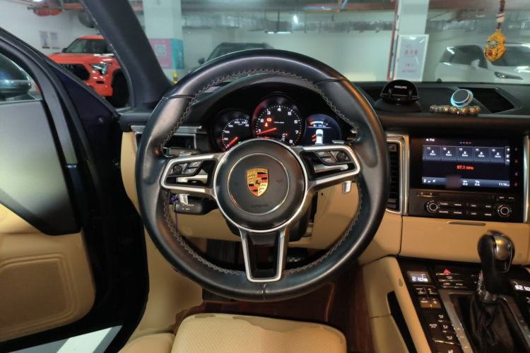 Used Porsche Macan 2017 Macan 2.0T Steering Wheel