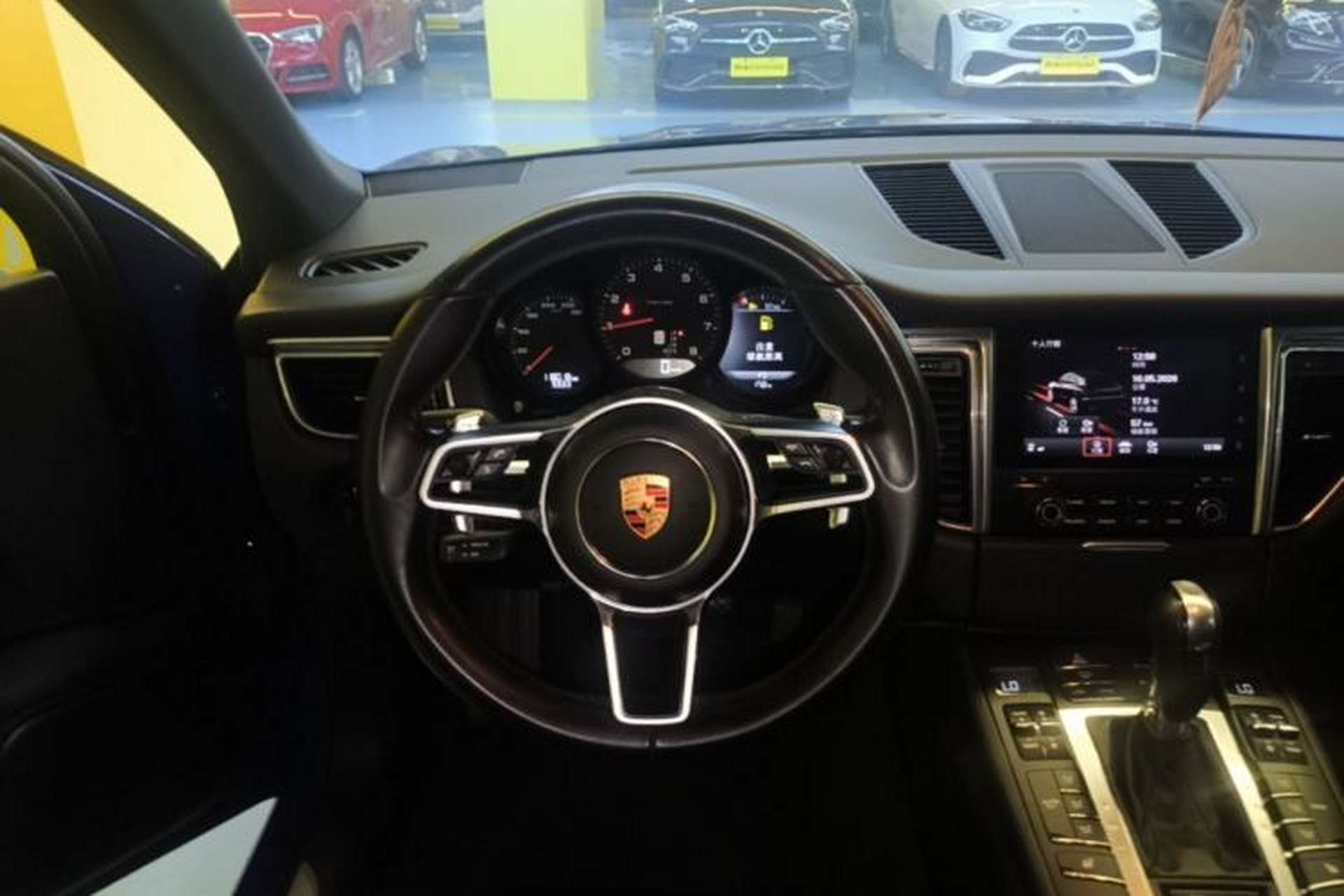 Used Porsche Macan 2017 Macan 2.0T Steering Wheel