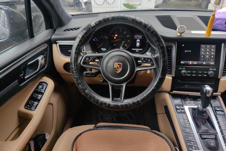 Used Porsche Macan 2017 Macan 2.0T Steering Wheel