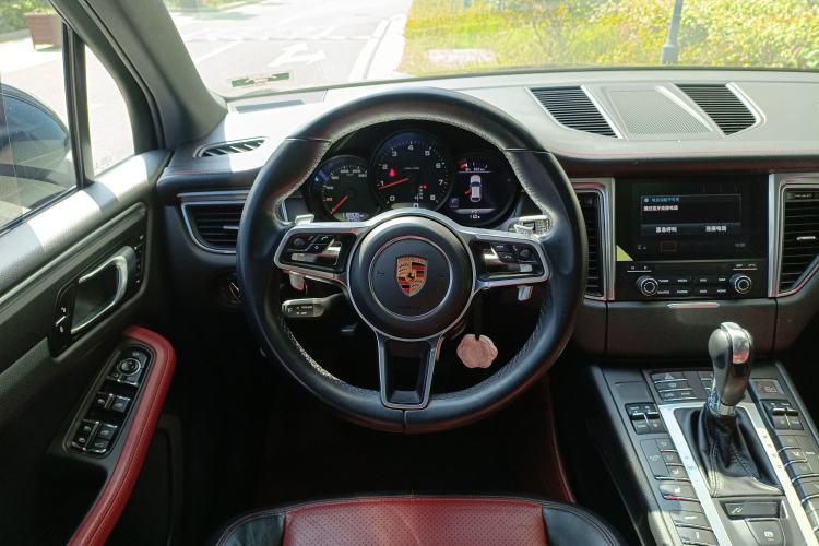 Used Porsche Macan 2017 Macan 2.0T Steering Wheel
