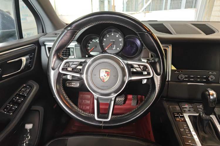 Used Porsche Macan 2017 Macan 2.0T Steering Wheel