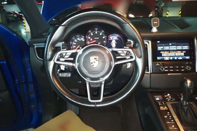Used Porsche Macan 2017 Macan 2.0T Steering Wheel