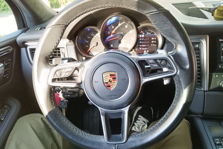 Used Porsche Macan 2017 Macan 2.0T Steering Wheel
