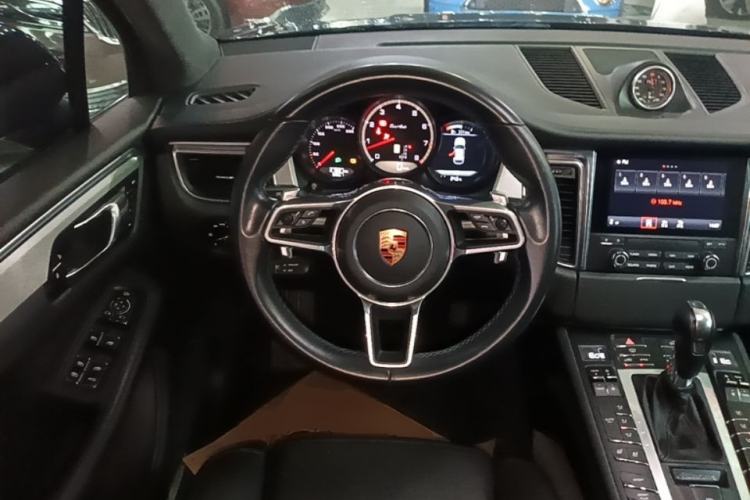 Used Porsche Macan 2017 Macan Turbo 3.6T Steering Wheel