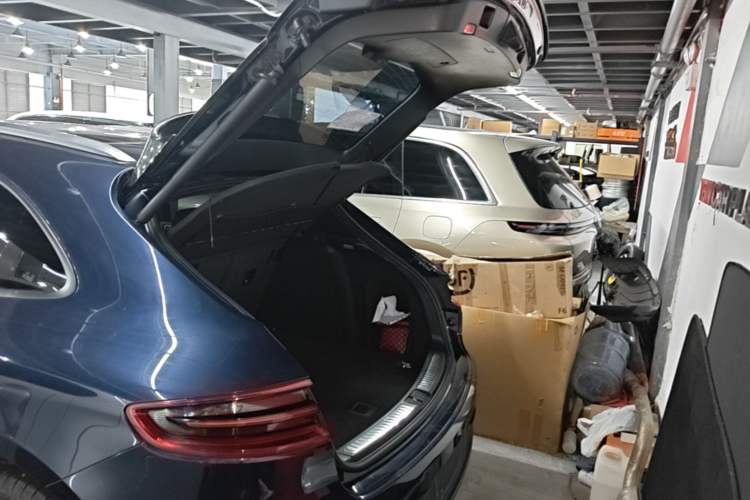 Used Porsche Macan 2017 Macan 2.0T Trunk