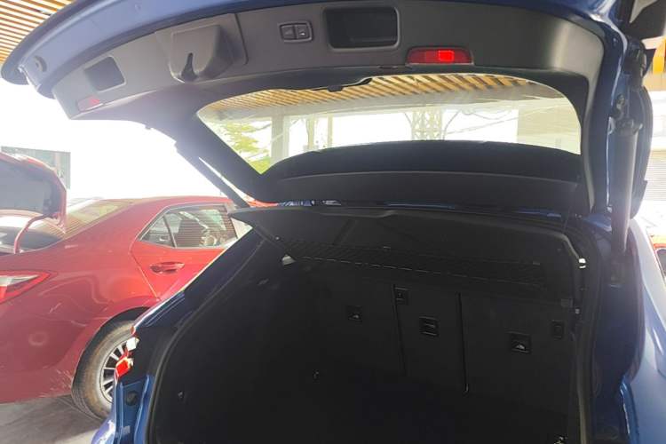 Used Porsche Macan 2017 Macan 2.0T Trunk