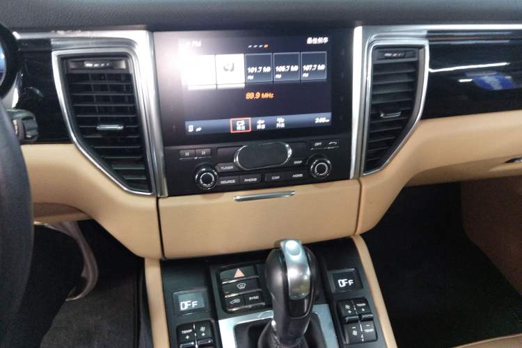 Used Porsche Macan 2017 Macan S 3.0T Audio And AC Panel