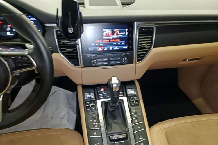 Used Porsche Macan 2017 Macan 2.0T Audio And AC Panel