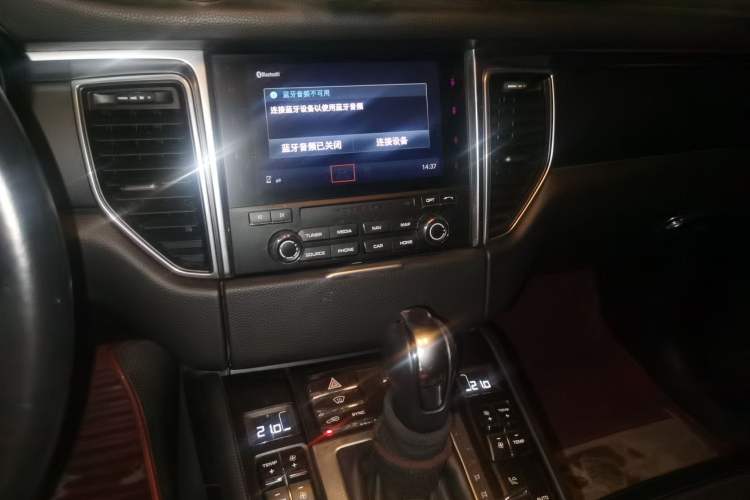 Used Porsche Macan 2017 Macan 2.0T Audio And AC Panel