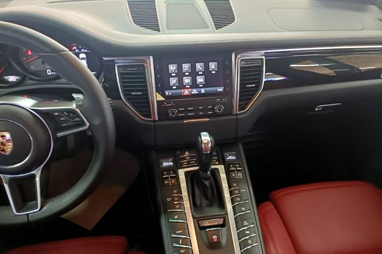 Used Porsche Macan 2017 Macan S 3.0T Audio And AC Panel