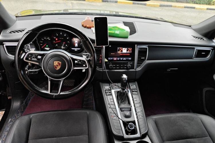 Used Porsche Macan 2017 Macan 2.0T Center Console