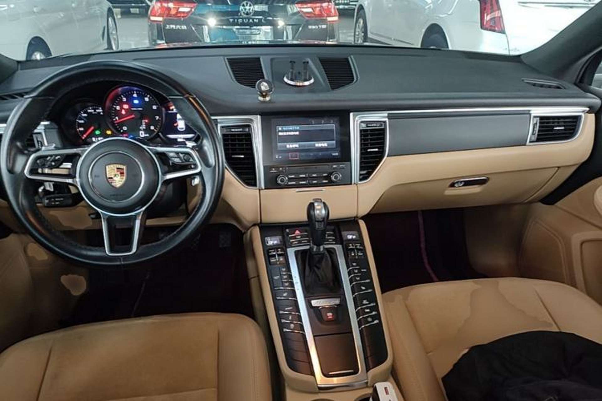 Used Porsche Macan 2017 Macan 2.0T Center Console