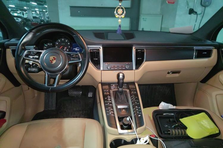 Used Porsche Macan 2017 Macan 2.0T Center Console