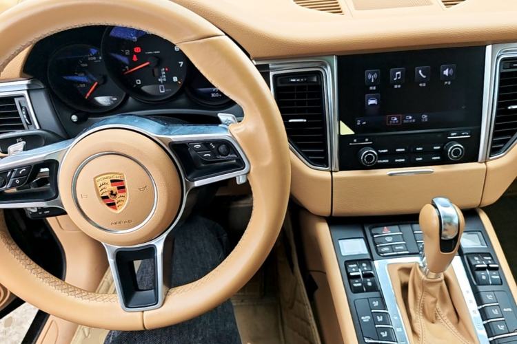 Used Porsche Macan 2017 Macan 2.0T Center Console
