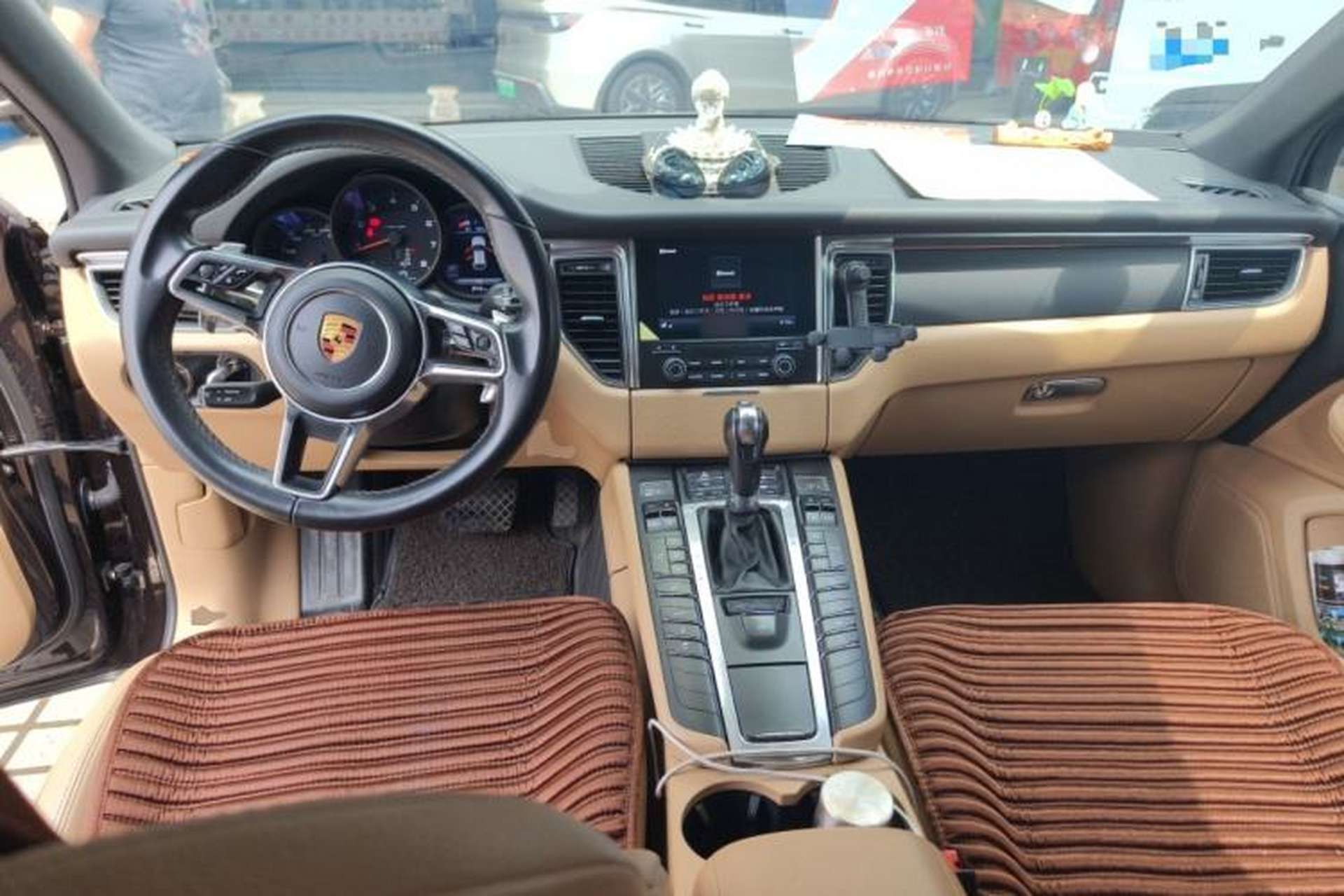 Used Porsche Macan 2017 Macan 2.0T Center Console