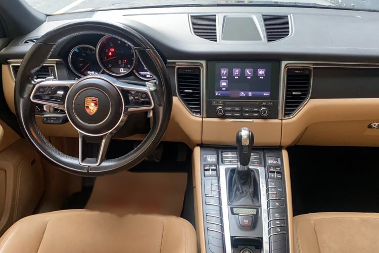 Used Porsche Macan 2017 Macan 2.0T Center Console