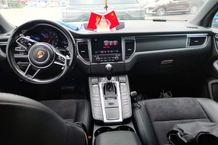 Used Porsche Macan 2017 Macan 2.0T Center Console