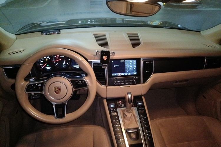 Used Porsche Macan 2017 Macan 2.0T Center Console