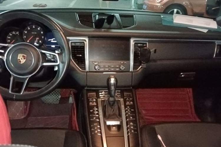 Used Porsche Macan 2017 Macan 2.0T Center Console