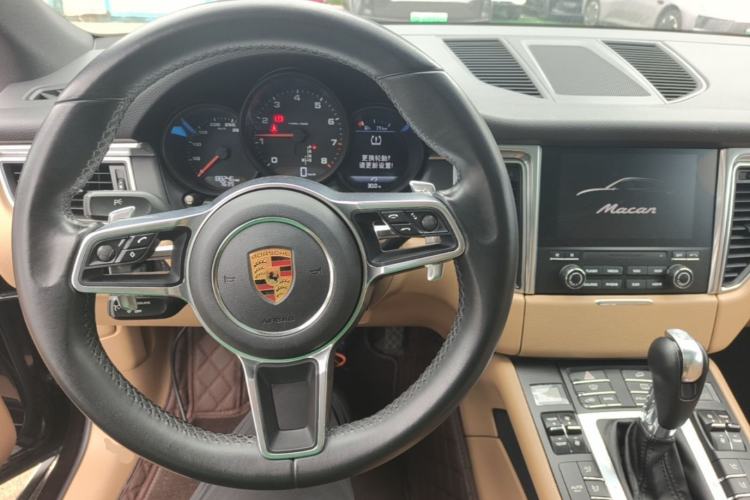 Used Porsche Macan 2017 Macan 2.0T Center Console
