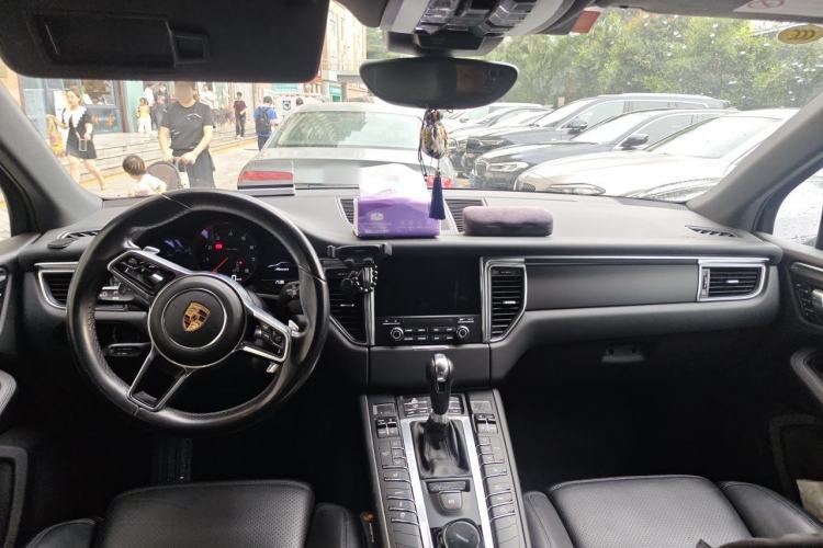 Used Porsche Macan 2017 Macan 2.0T Center Console