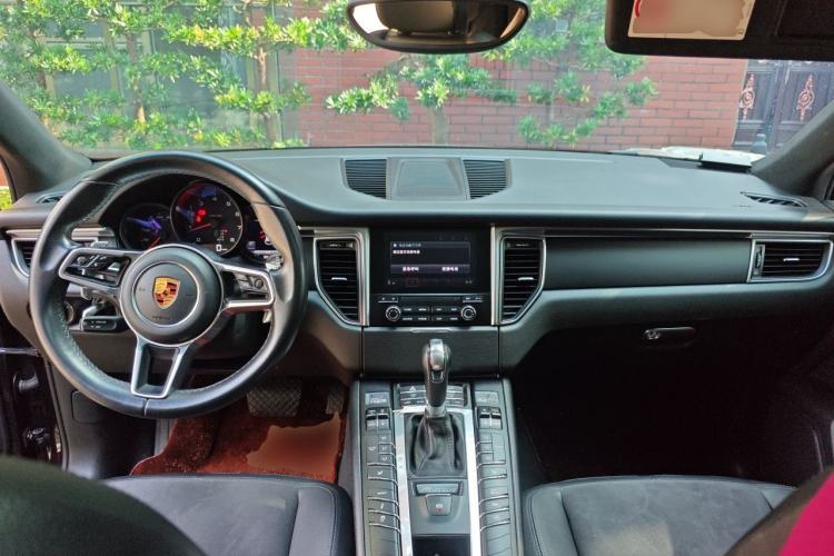 Used Porsche Macan 2017 Macan 2.0T Center Console