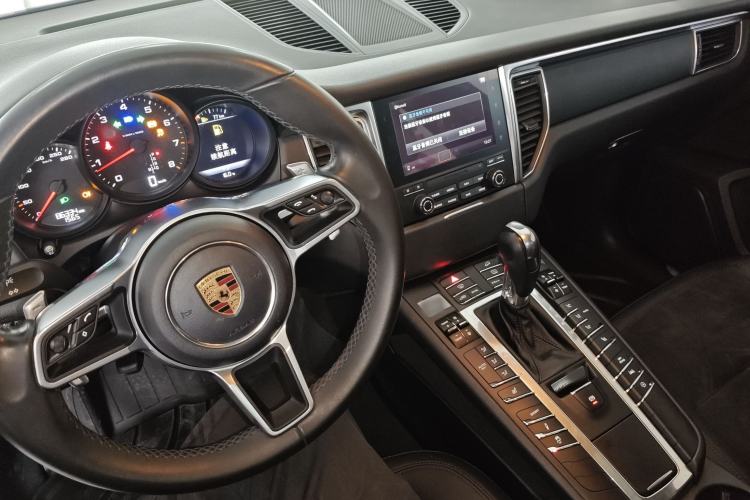 Used Porsche Macan 2017 Macan 2.0T Center Console