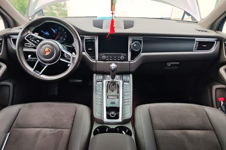 Used Porsche Macan 2017 Macan 2.0T Center Console